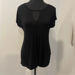 Bootlegger Kismet Black Cut Out Twist Front Short Sleeve Top EUC